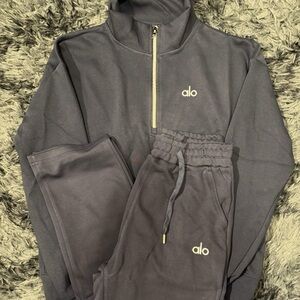 Blue Alo Quarter-Zip and Sweatpants Set